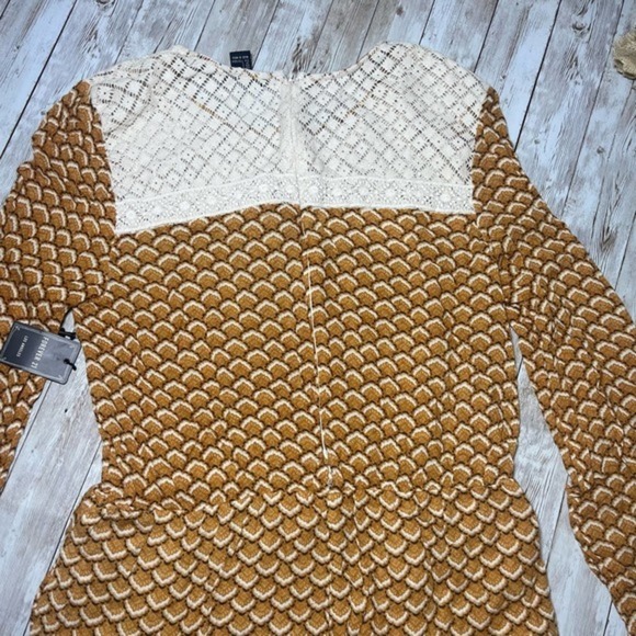 Forever 21 Mustard Yellow Scale Pattern Lace Long Sleeve Romper Size Large - Picture 7 of 7